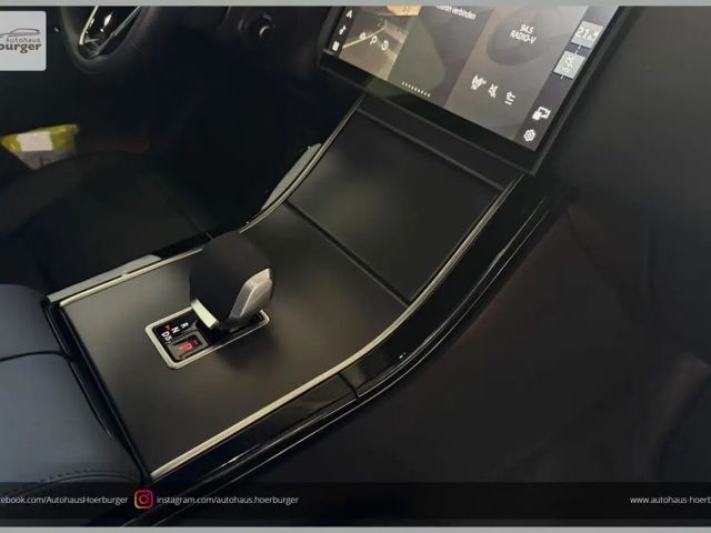 Land Rover Range Rover Velar SE