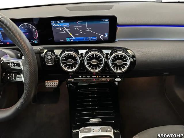 Mercedes-Benz A 180 AMG Line