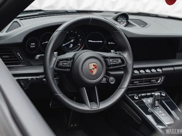 Porsche 992 4 Cabrio GTS Targa