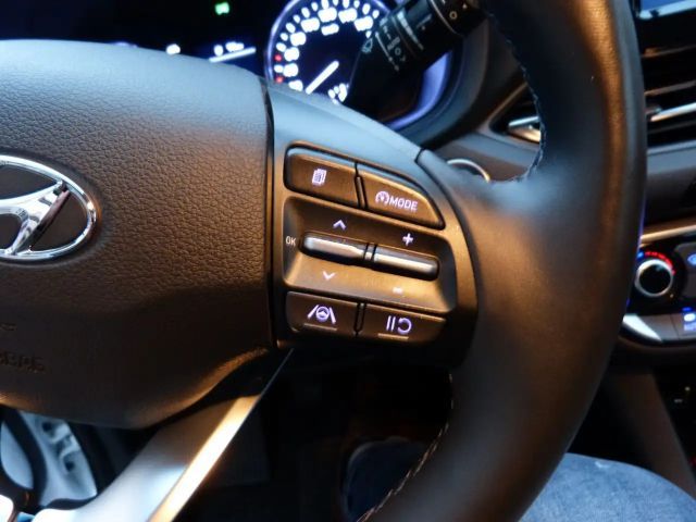 Hyundai i30 cw KLIMAAUT. APPLE SHZ LHZ KAMERA ALU