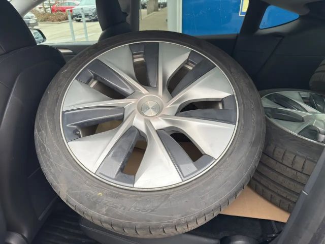 Tesla Model Y AWD Dual Motor Long Range