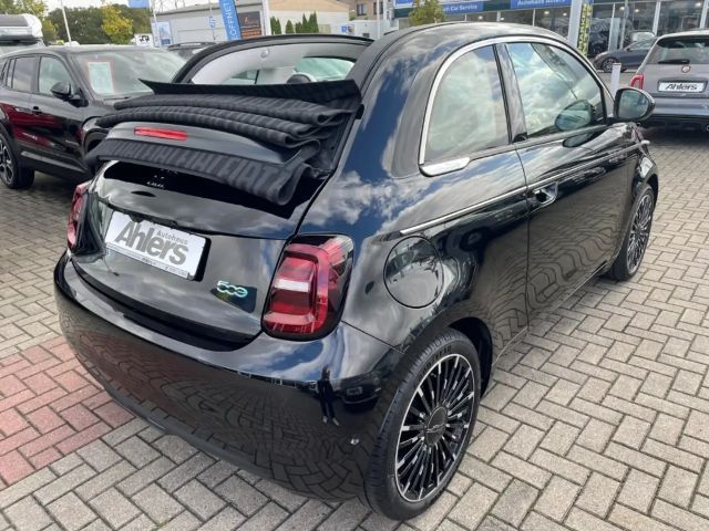 Fiat 500e La Prima