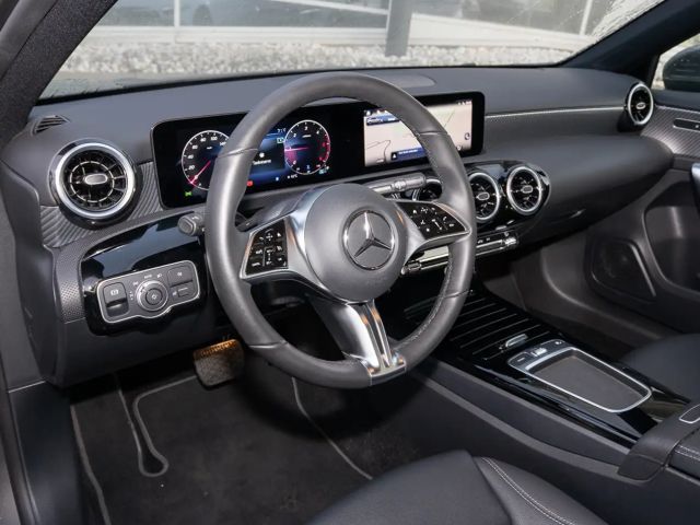 Mercedes-Benz A 200 A 200 d