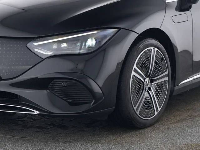 Mercedes-Benz EQE 350 Premium Sedan