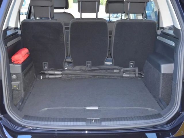 Volkswagen Touran DSG IQ.Drive