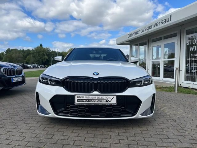 BMW 330 330i M-Sport Sedan xDrive
