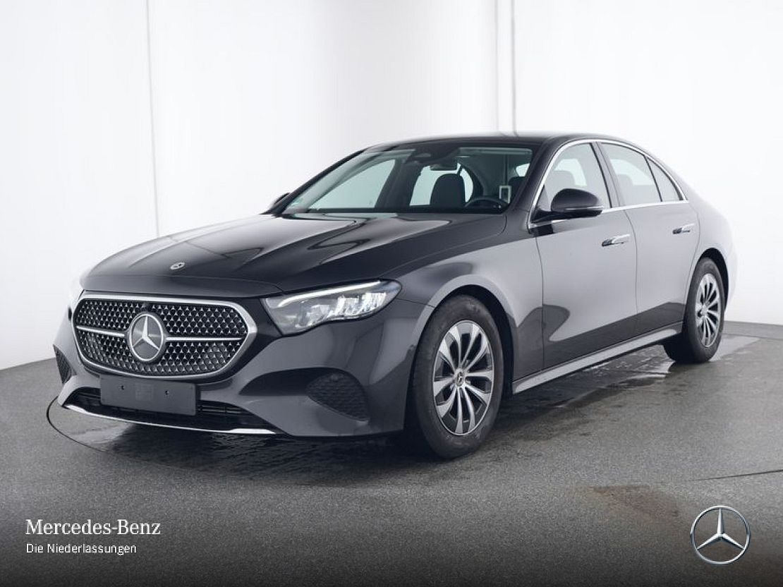 Mercedes-Benz E 220 AVANTGARDE E 220 d Sedan