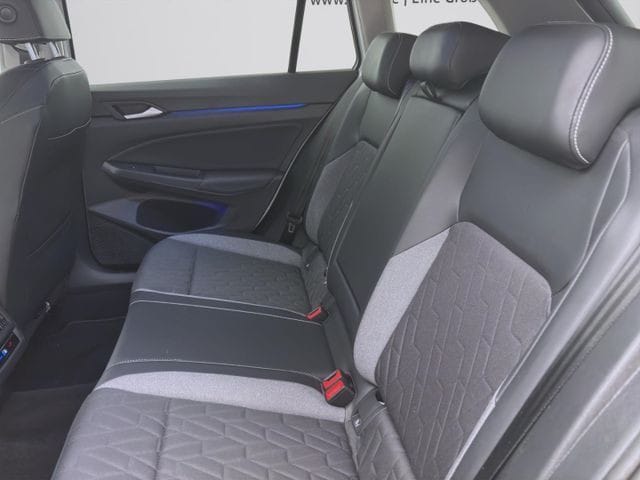 Volkswagen Golf 1.5 eTSI DSG Variant