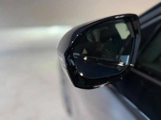 BMW 520 520i M-Sport Sedan