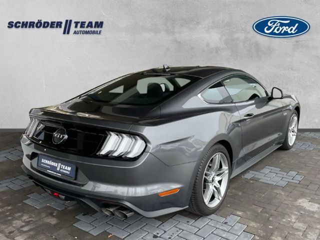 Ford Mustang Fastback GT 5.0 V8