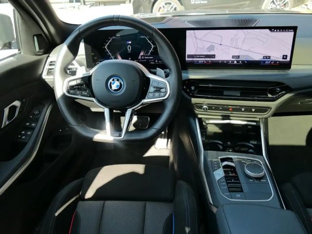 BMW 330 330e M-Sport Touring xDrive