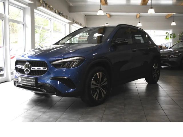 Mercedes-Benz GLA 200 Progr. Night*360°*Memory*MBUX*Distronic