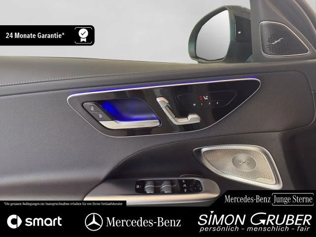 Mercedes-Benz C 200 AMG Line Sedan