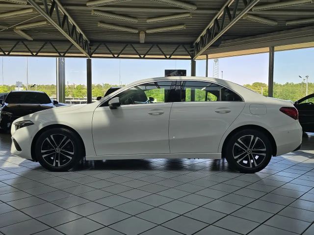 Mercedes-Benz A 180 Limo Progr. Adv. DISTRONIC+STANDHEIZ.+360°