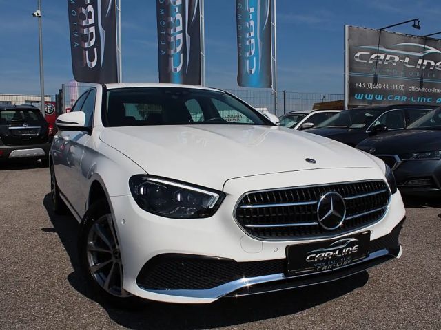 Mercedes-Benz E 220 4MATIC E 220 d Sedan