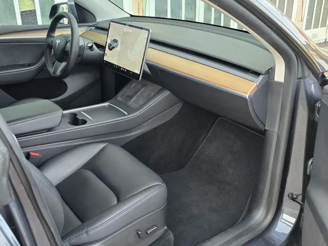 Tesla Model Y AWD Dual Motor Long Range