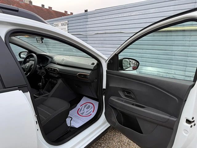 Dacia Sandero Essential Stepway TCe 90