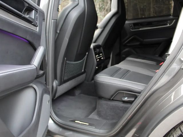 Porsche Cayenne E-Hybrid Turbo