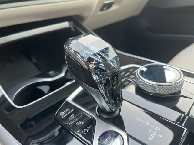 BMW X7 i/HUD/Panorama/Navigation/HarmanKardon