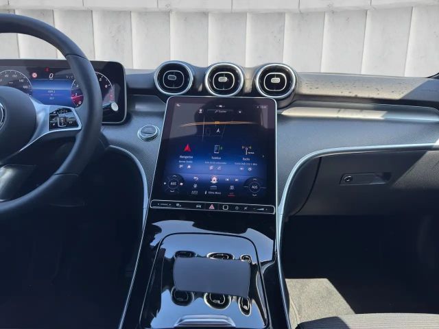 Mercedes-Benz C 180 AVANTGARDE Sedan