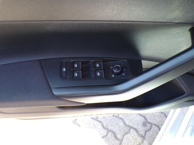 Volkswagen Taigo 1.0 TSI DSG R-Line