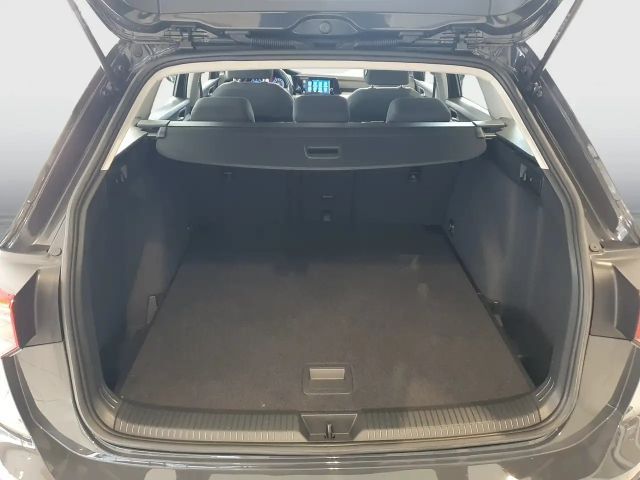 Volkswagen Golf Life Variant