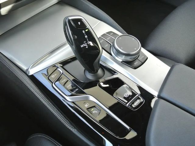 BMW 530 530e M-Sport Sedan xDrive