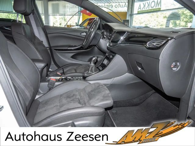 Opel Astra Sports Tourer Ultimate