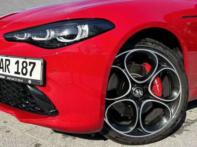 Alfa Romeo Giulia AT8 Q4 Turbo