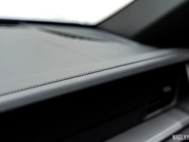 Porsche 992 4 Cabrio Targa