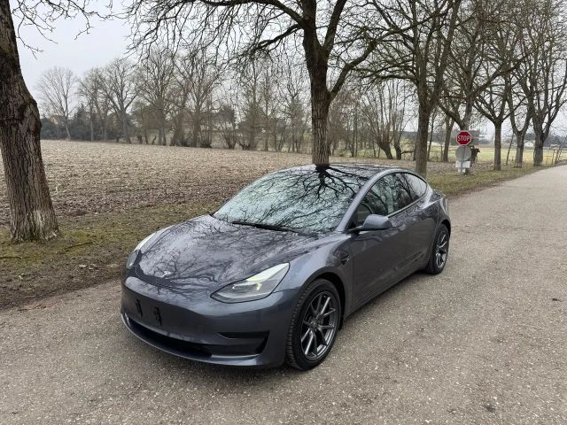 Tesla Model 3 Standard Range