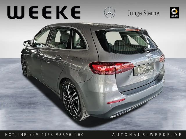 Mercedes-Benz B 200 Progressive Sedan