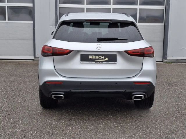 Mercedes-Benz GLA 200 Progressive