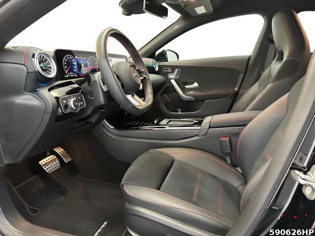 Mercedes-Benz CLA 220 4MATIC AMG Line Coupé