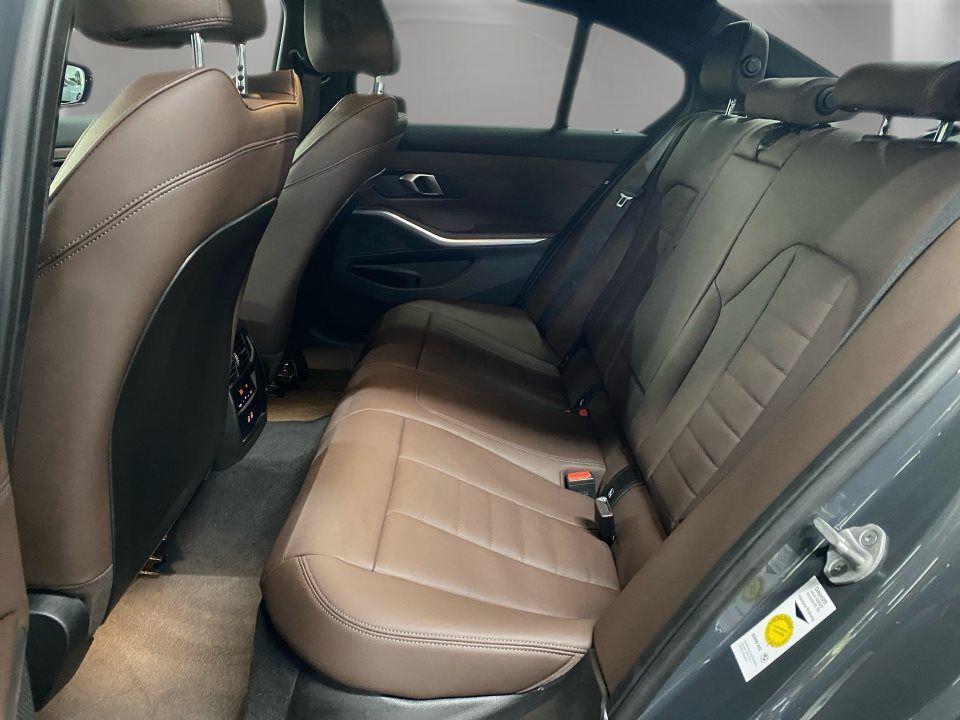 BMW 330 330i Sedan xDrive