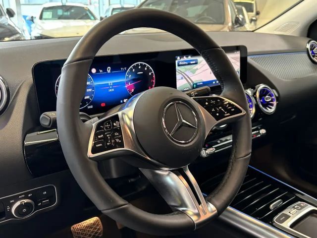 Mercedes-Benz B 200 Progressive Sedan