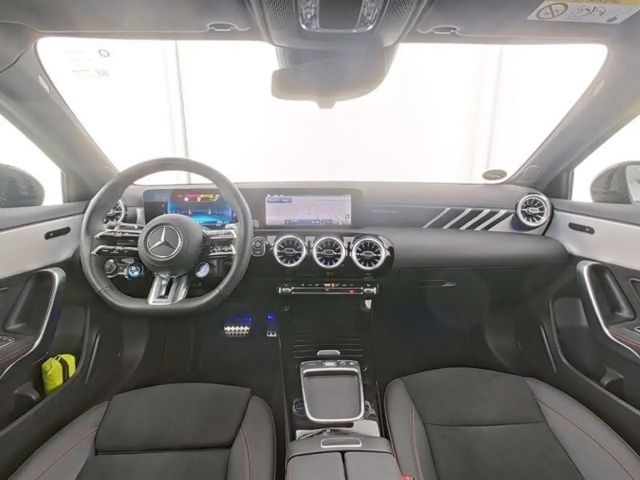 Mercedes-Benz A 35 AMG 4MATIC AMG Line