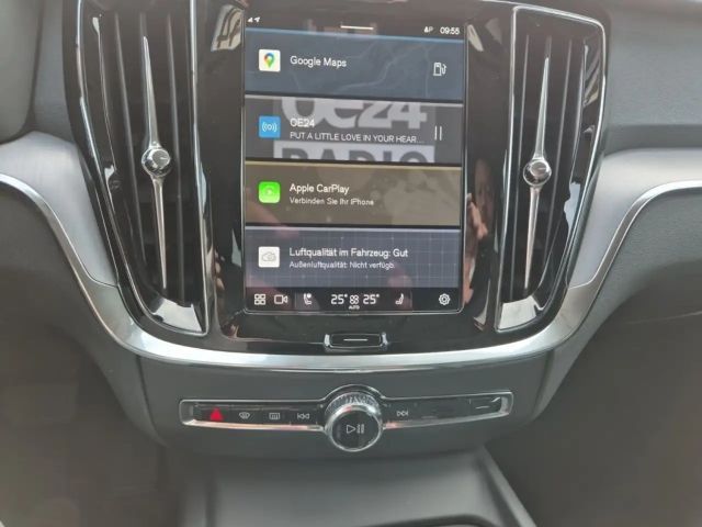 Volvo V60 Core Hybrid