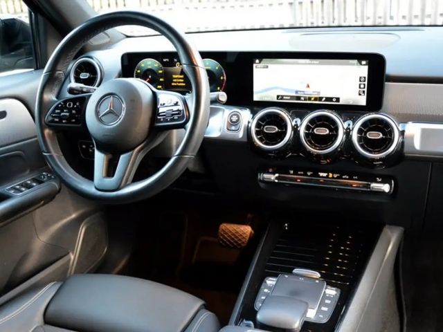 Mercedes-Benz GLB 200 4MATIC GLB 200 d