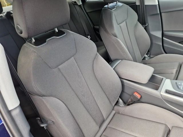 Audi A4 40 TDI S-Line S-Tronic Sedan