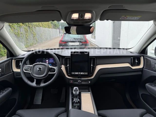 Volvo XC60 AWD Dark Plus