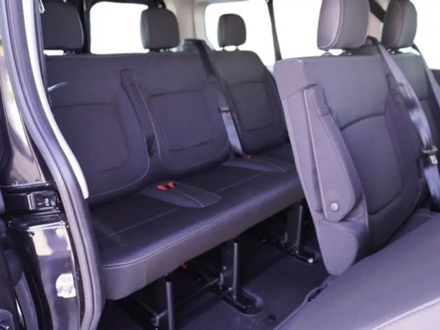 Renault Trafic Grand L2H1