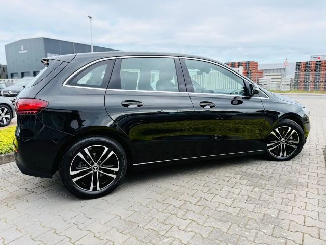 Mercedes-Benz B 180 Progressive Sedan