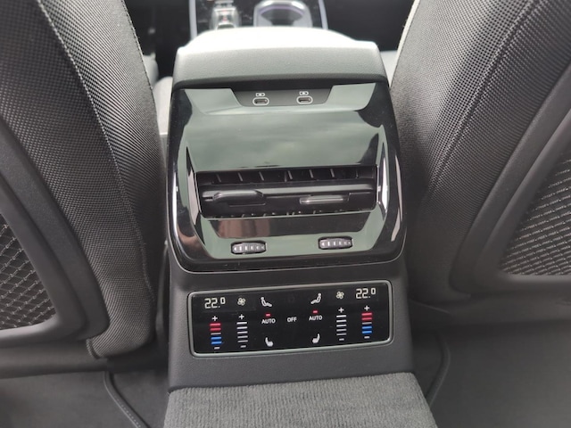 Audi A6 Avant Quattro S-Tronic