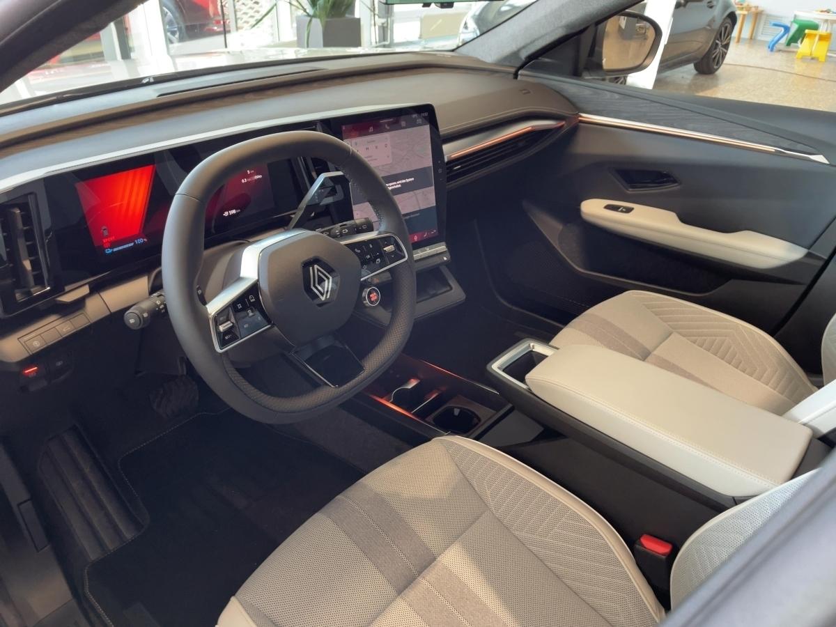 Renault Scenic E-Tech Iconic