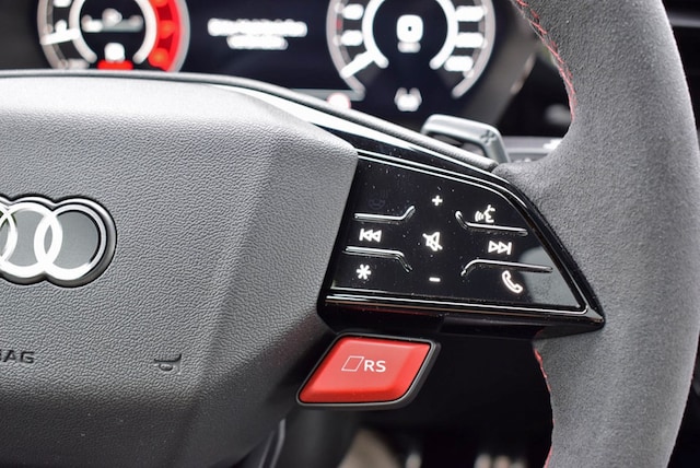Audi RS3 Quattro S-Tronic Sedan