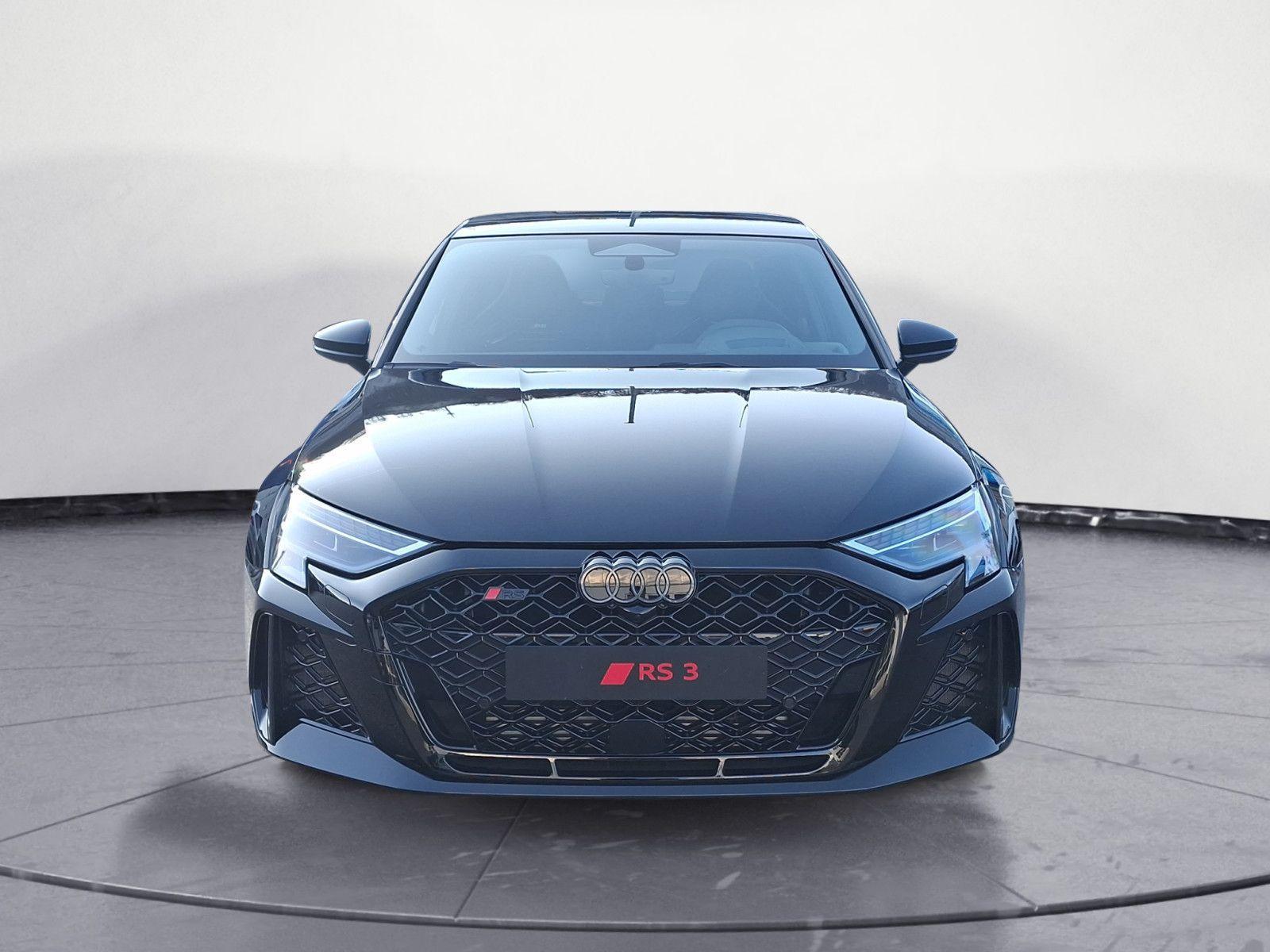 Audi RS3 S-Tronic Sedan