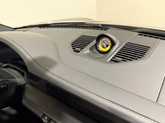 Porsche 992 4 Cabrio GTS Targa