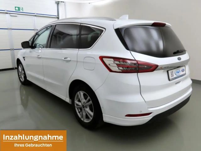 Ford S-Max Titanium