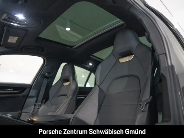 Porsche Panamera 4 E-Hybrid